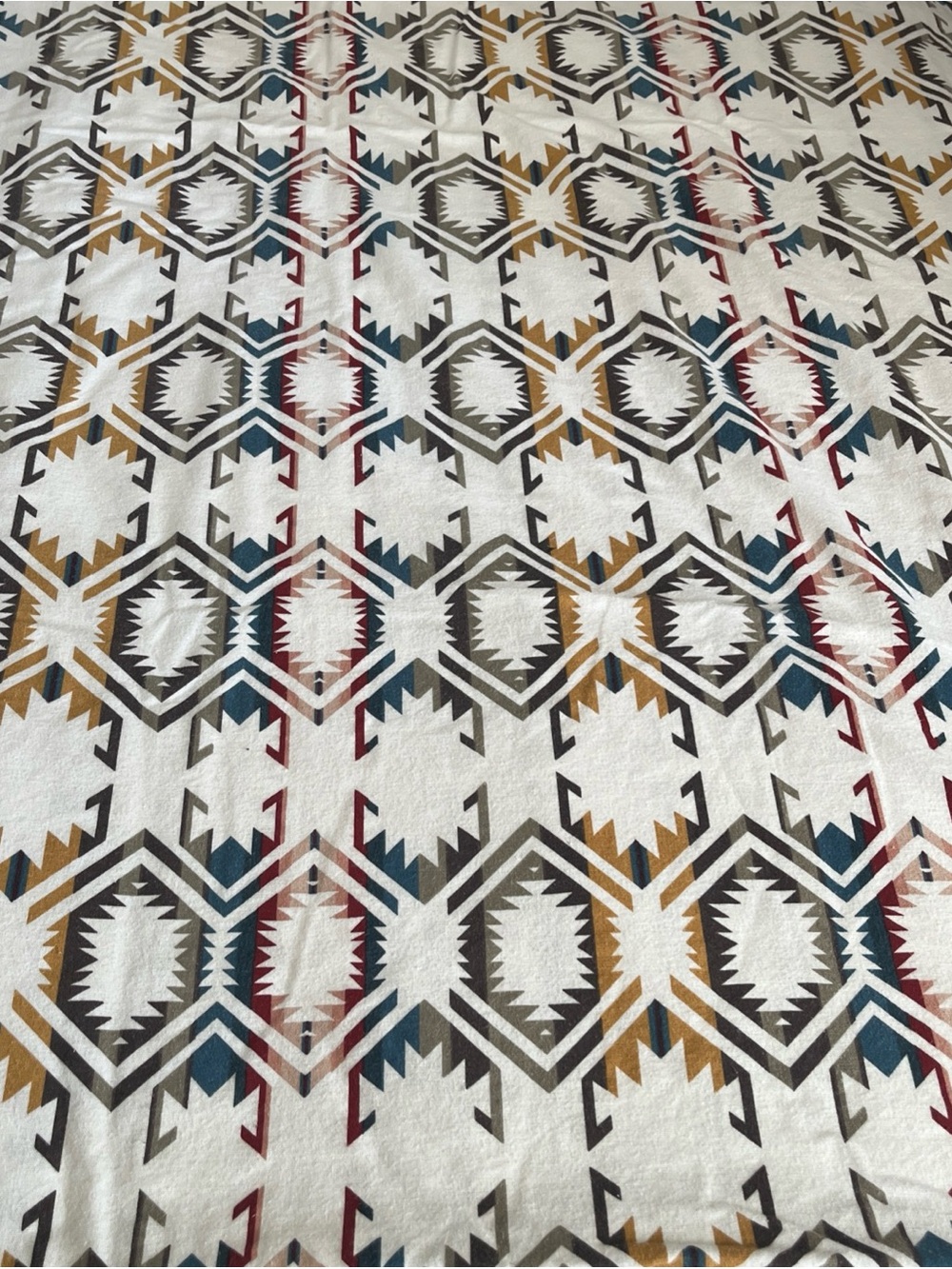 (1) Pendleton Southwestern Geometric Cotton Queen Flat Sheet White Blue Red Gold